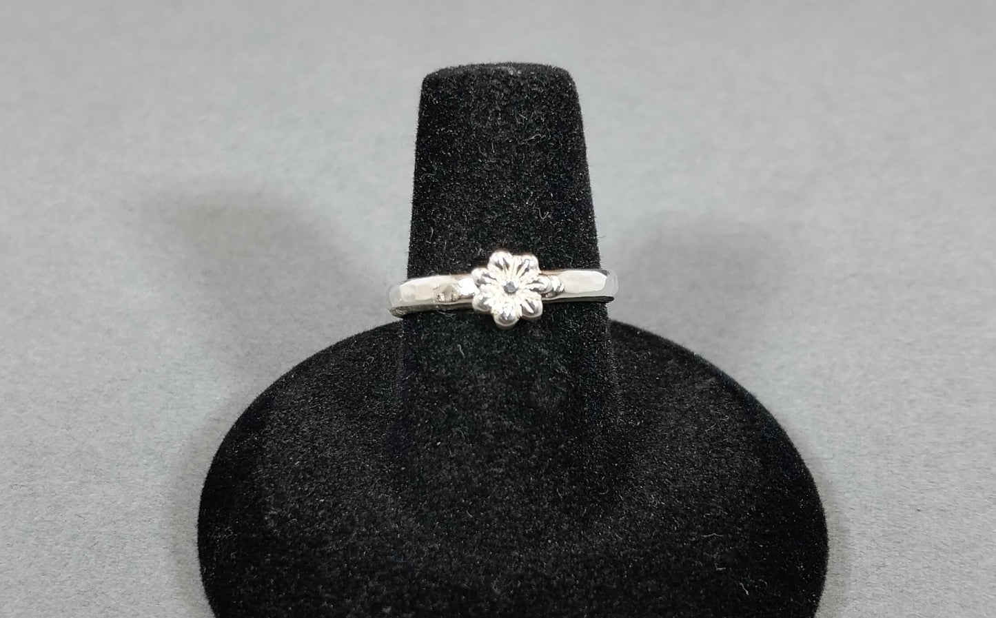 Silver Flower Rings with Hammered bands in Size 6, 7 or 8 W/O
