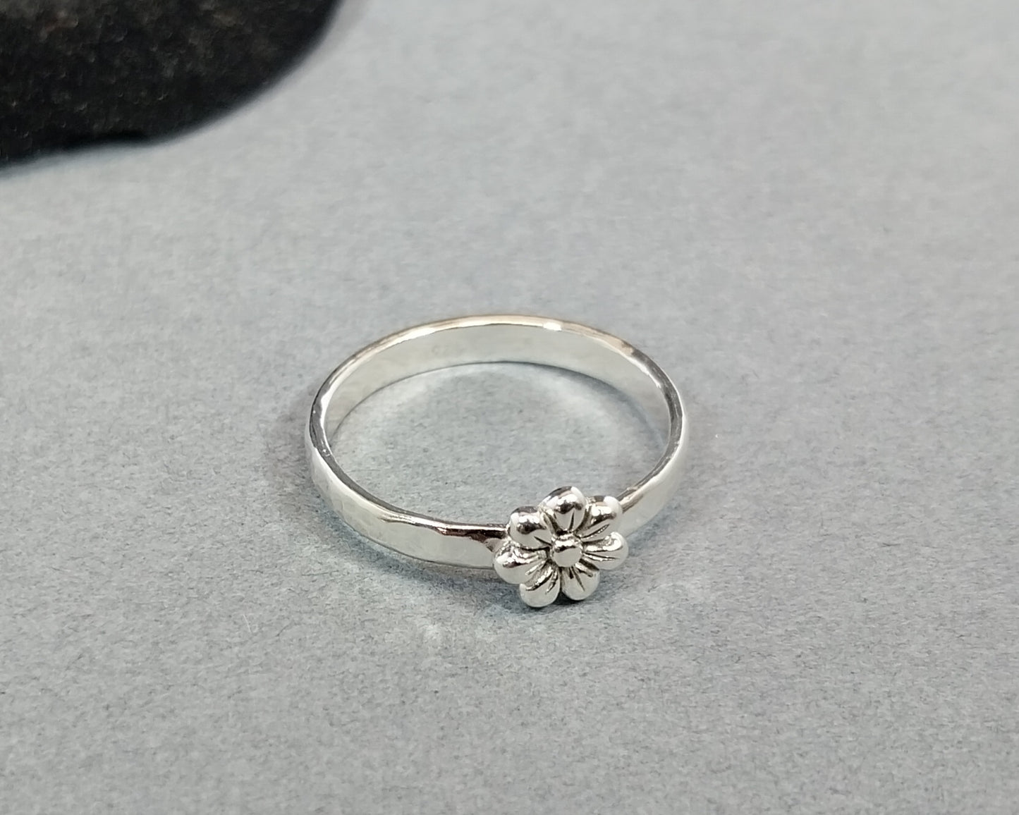 Silver Flower Rings with Hammered bands in Size 6, 7 or 8 W/O