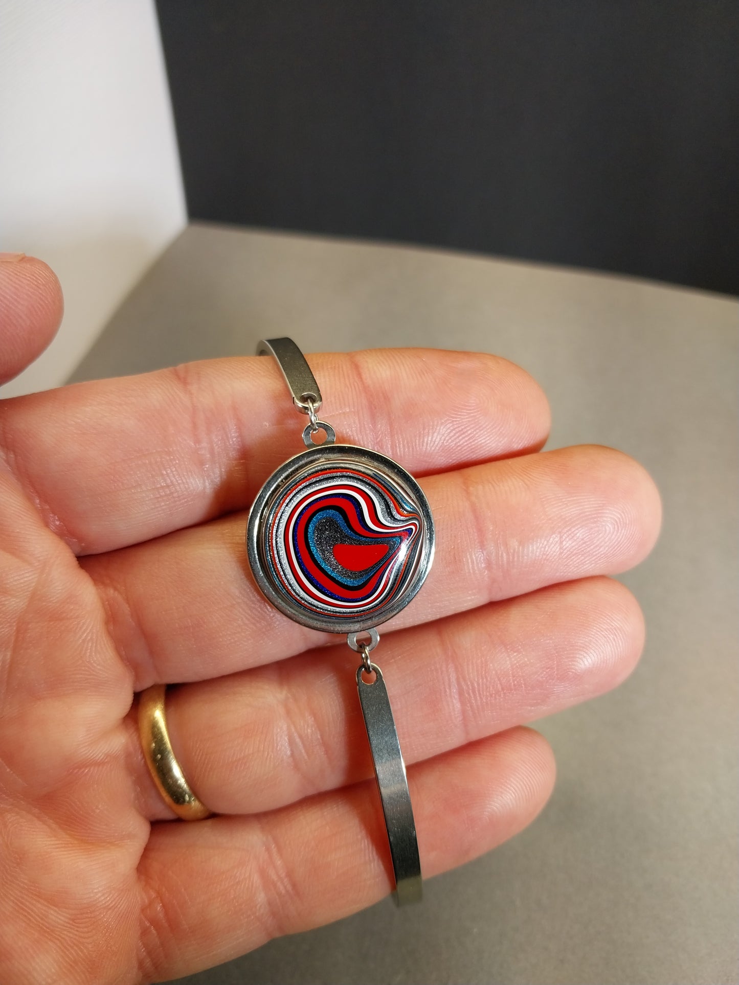 Fordite bracelet in Bright Red