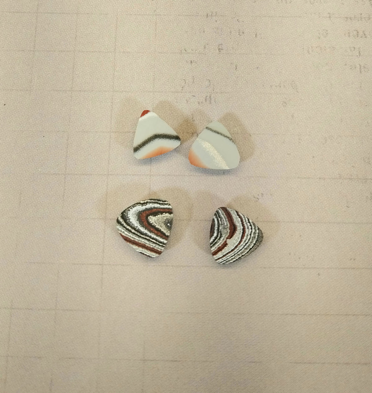 TINY Fordite Triangle Cabochons, EB107