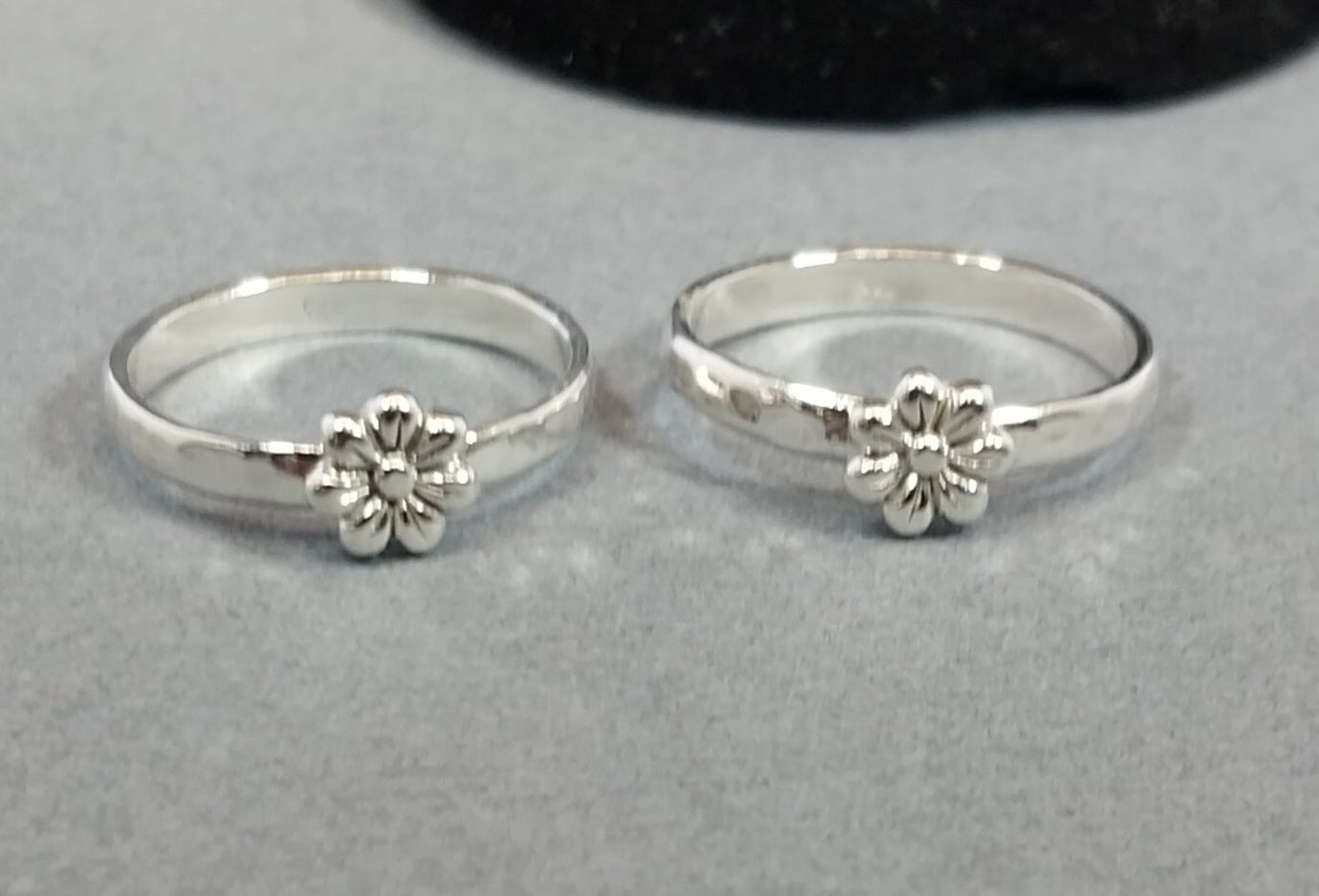 Silver Flower Rings with Hammered bands in Size 6 or 7 W/O