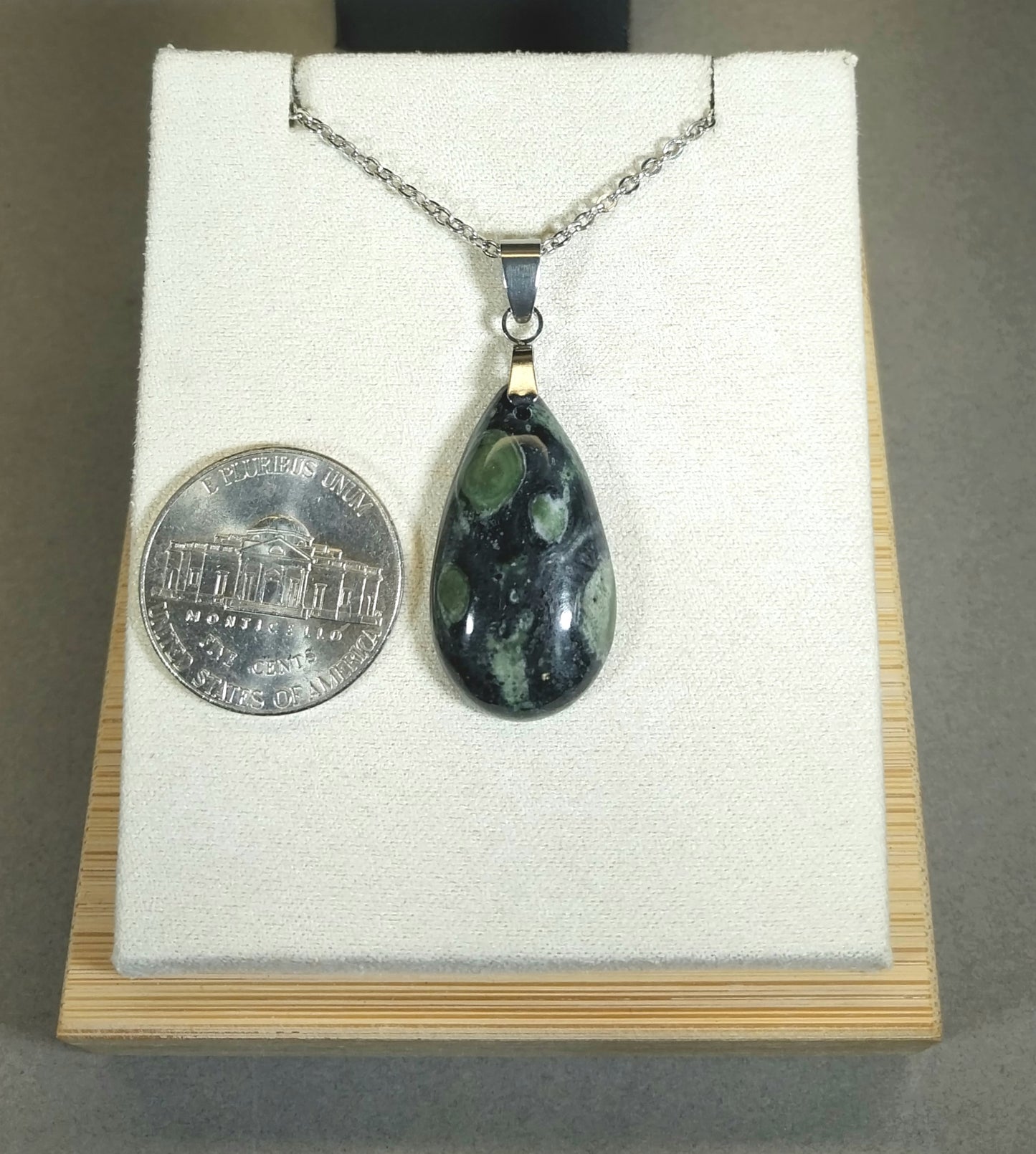 Kabamba Jasper Necklace a Black and Green Natural Stone Teardrop W/O W1