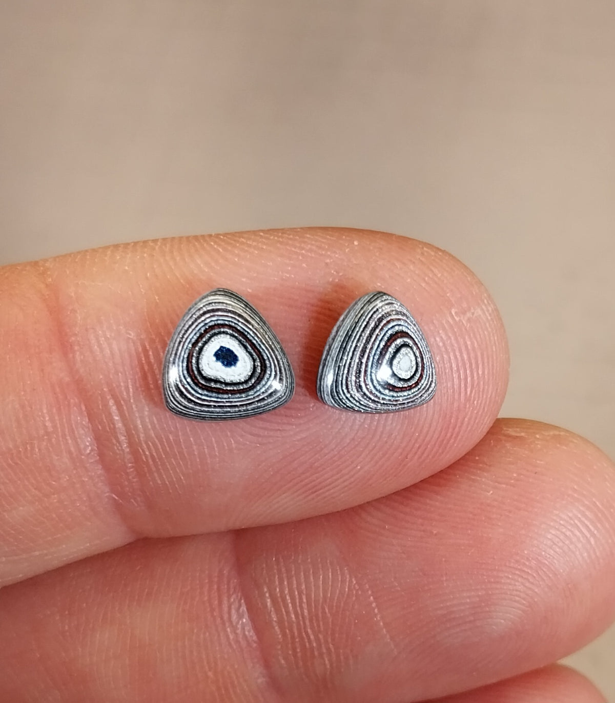TINY Fordite Triangle Cabochons, EB107